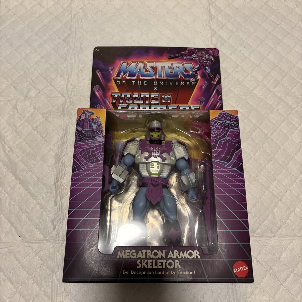 MASTERS OF THE UNIVERSE X TRANSFORMERS-MEGATRON ARMOR‎ SKELETOR-NEW!